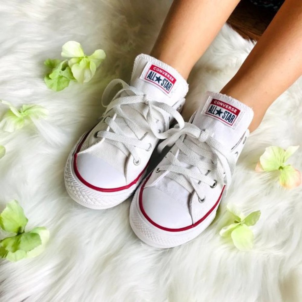 Unisex White Converse Chuck Taylor All Star